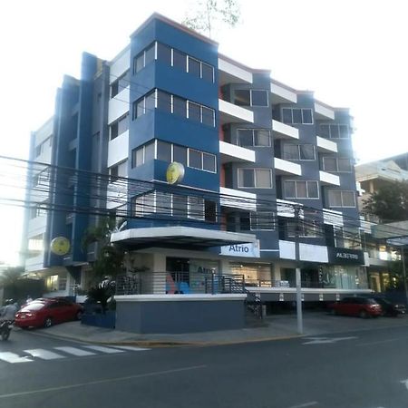 Apartahotel Jardines Metropolitanos ซานติอาโก เด ลอสกาบาเญโรส ภายนอก รูปภาพ