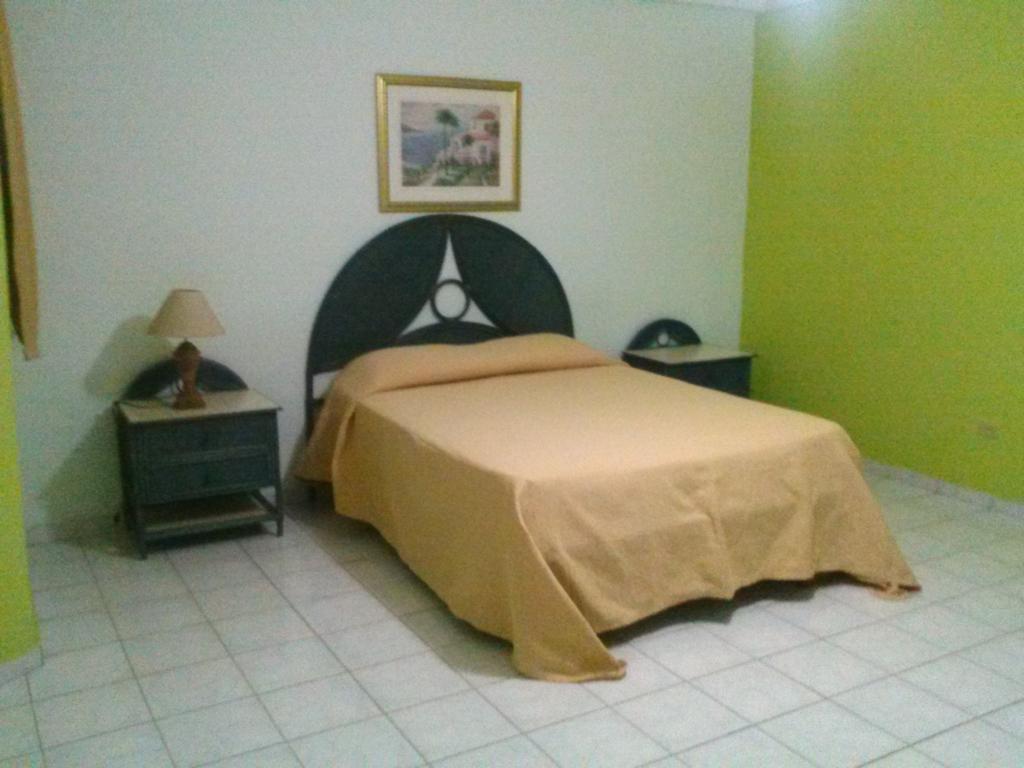 Apartahotel Jardines Metropolitanos ซานติอาโก เด ลอสกาบาเญโรส ห้อง รูปภาพ