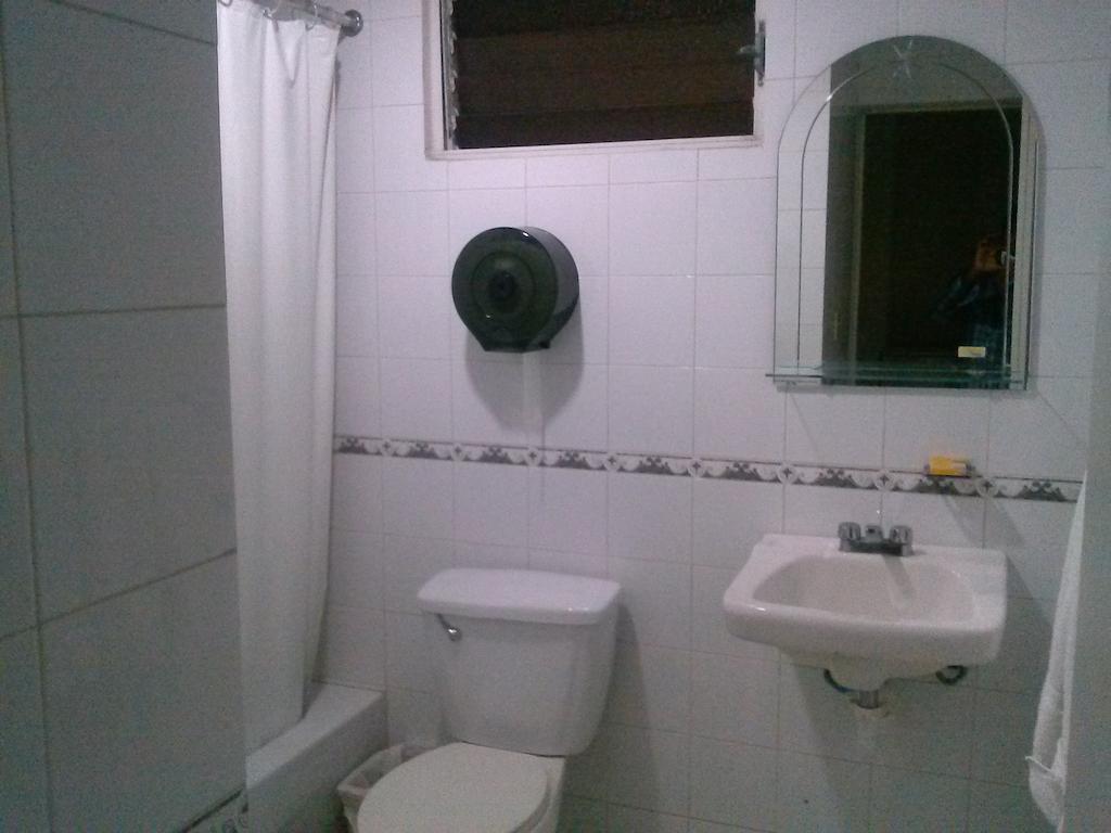 Apartahotel Jardines Metropolitanos ซานติอาโก เด ลอสกาบาเญโรส ห้อง รูปภาพ