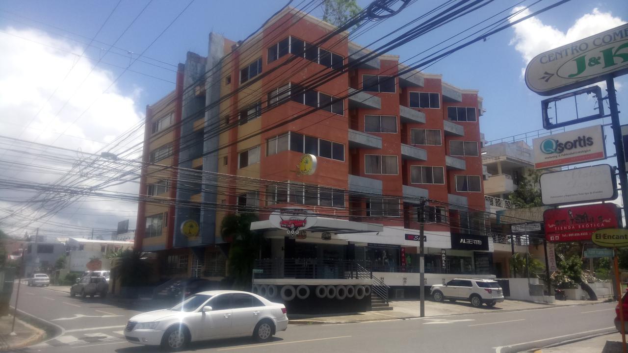 Apartahotel Jardines Metropolitanos ซานติอาโก เด ลอสกาบาเญโรส ภายนอก รูปภาพ