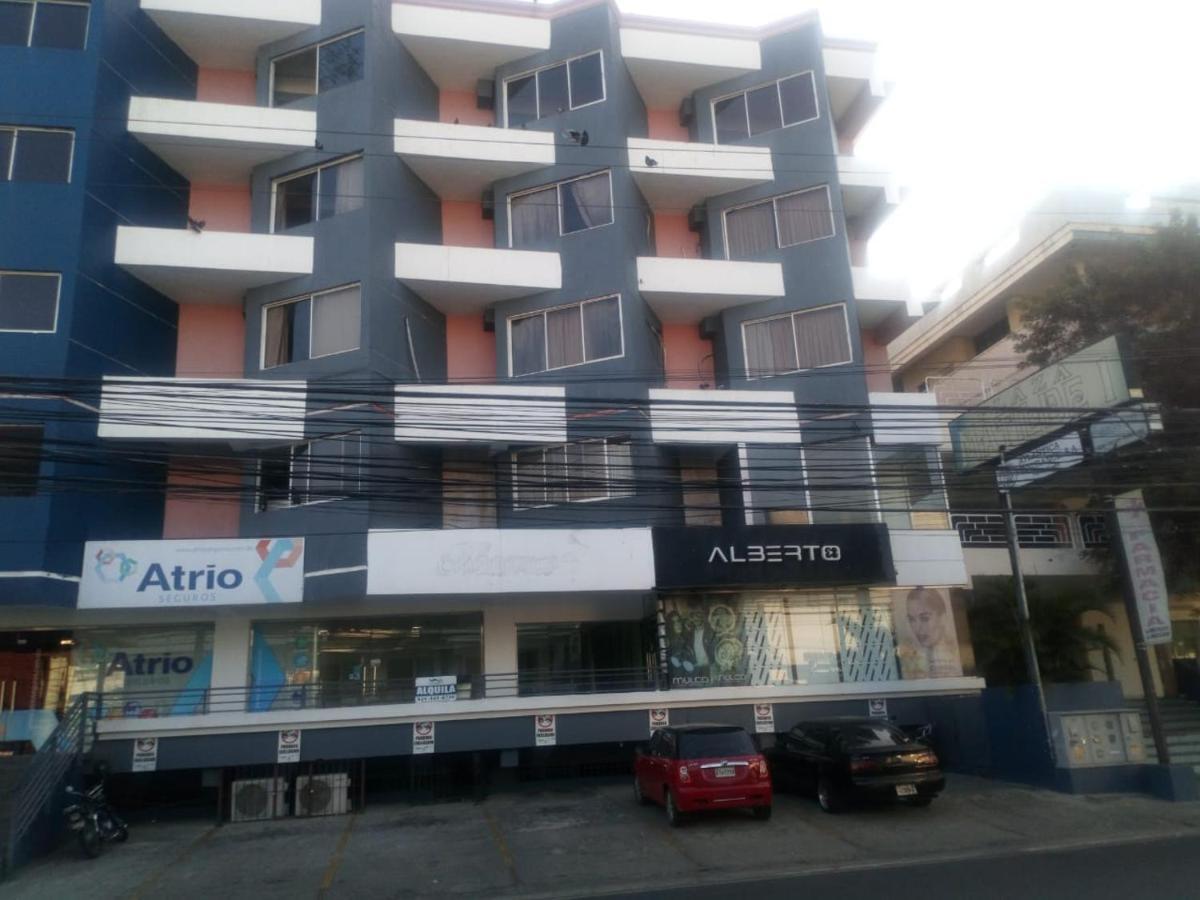 Apartahotel Jardines Metropolitanos ซานติอาโก เด ลอสกาบาเญโรส ภายนอก รูปภาพ