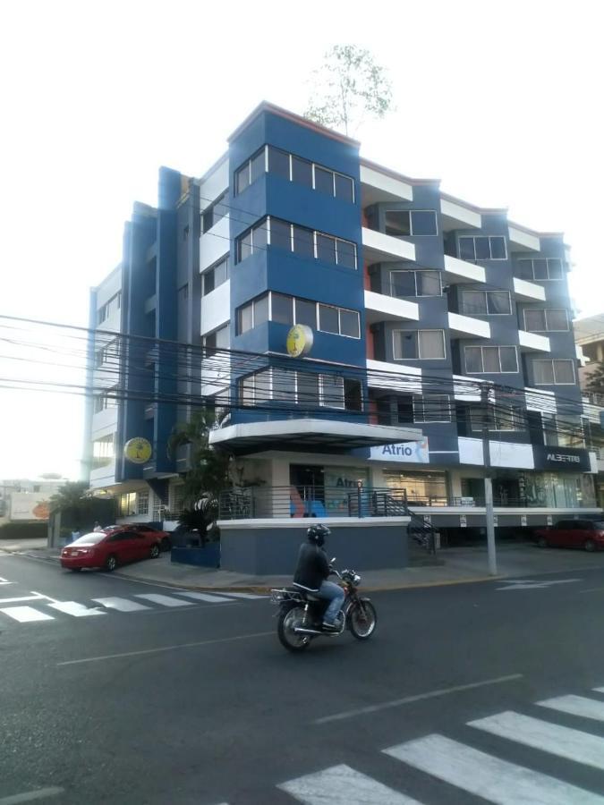 Apartahotel Jardines Metropolitanos ซานติอาโก เด ลอสกาบาเญโรส ภายนอก รูปภาพ